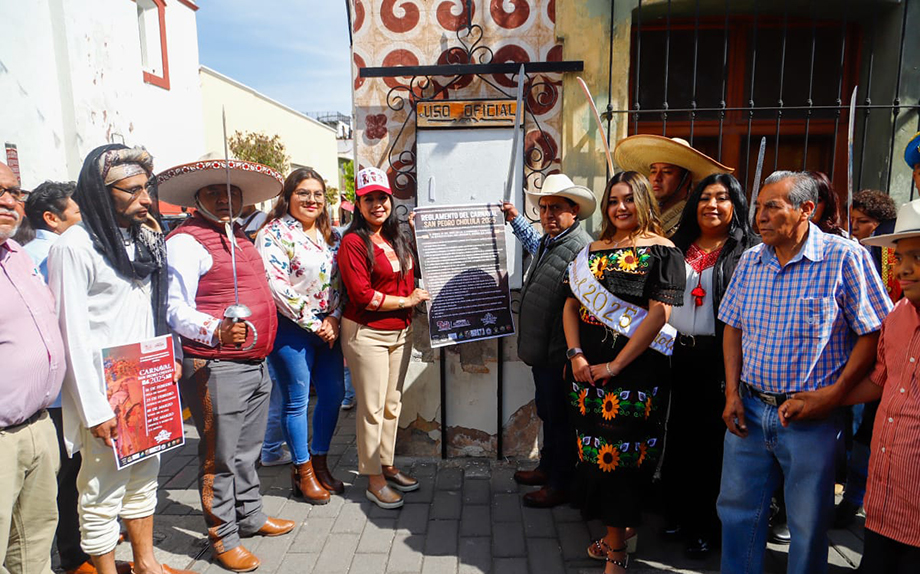 Colocan bando del Carnaval de San Pedro Cholula 2025 – Al Chile… Poblano!